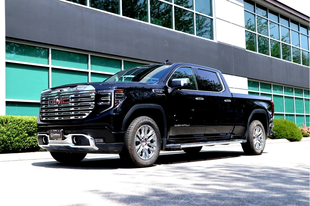 Used 2022 GMC SIERRA 1500 DENALI - LOW MILEAGE 