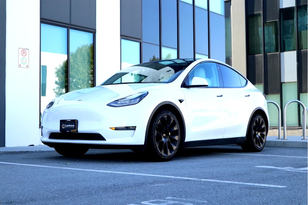 Used 2021 Tesla MODEL Y LONG RANGE DUAL MOTOR - WHITE INTE 