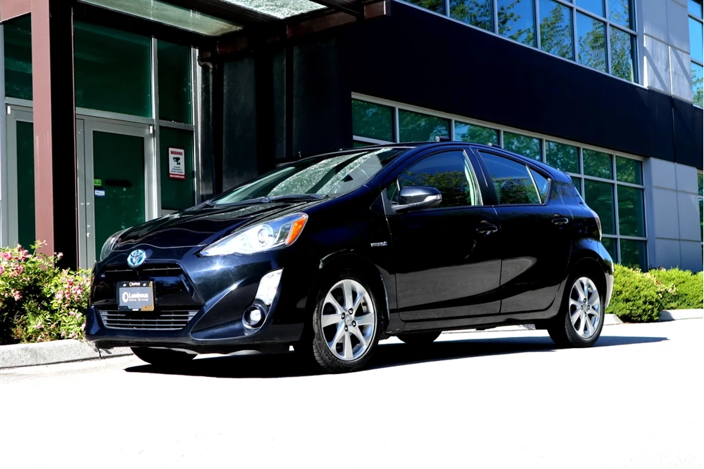 Used 2016 Toyota PRIUS C - HYBRID / NAVIGATION / SUNROOF 