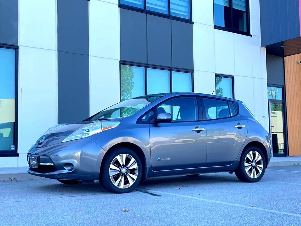 Used 2015 Nissan LEAF SV - NAVI / NO ACCIDENT 