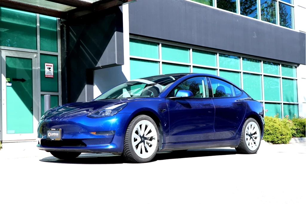 Used 2023 Tesla MODEL 3 - NAVI / GLASSROOF / AUTOPILOT 