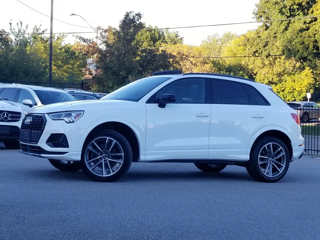 Used 2022 Audi Q3 BLACK OPTICS|BLIND-SPOT|CARPLAY NAV|19 INCH WHEELS