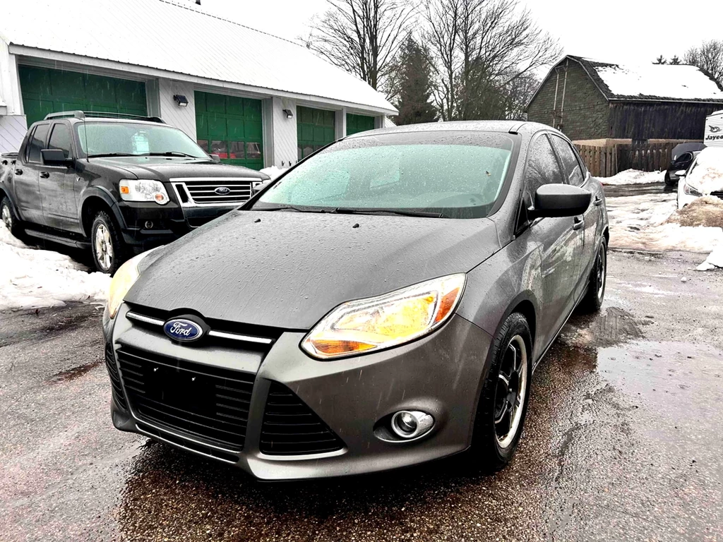 Used 2012 Ford FOCUS SE 