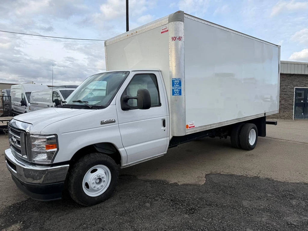 Used 2022 Ford E-SERIES CUTAWAY RWD 