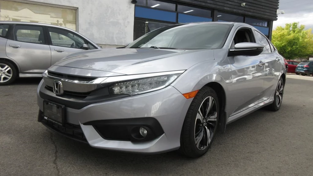 Used 2018 Honda CIVIC TOURING CVT SEDAN IN MISSISSAUGA 