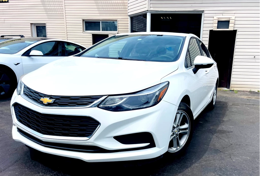 Used 2017 Chevrolet CRUZE LT 