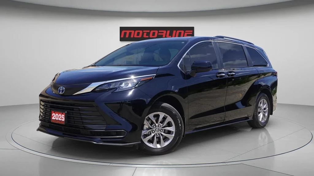 Used 2025 Toyota SIENNA 