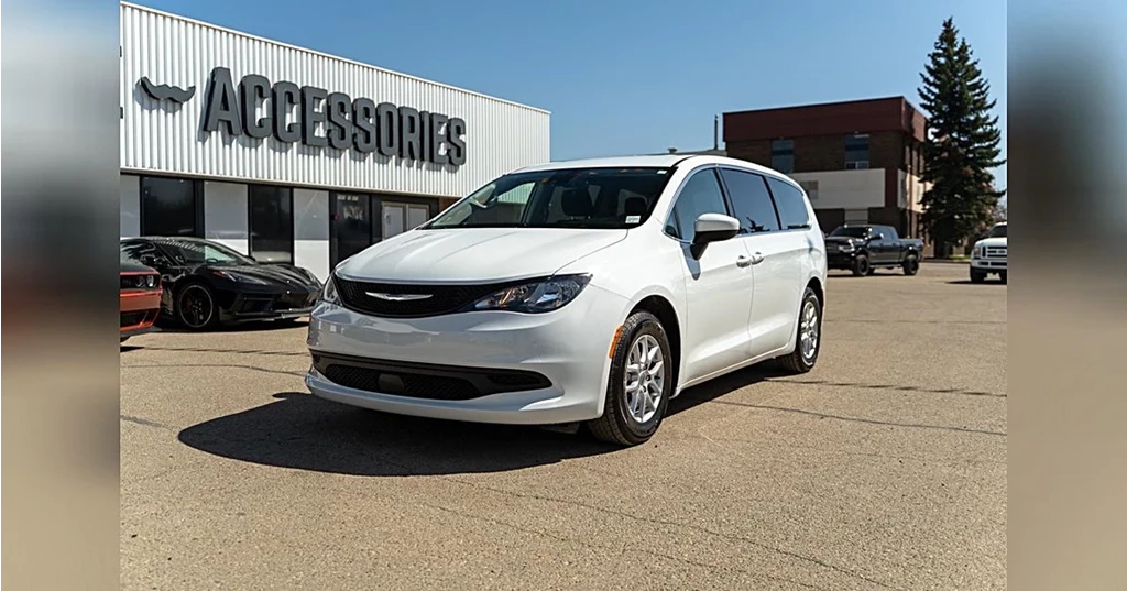 Used 2023 Chrysler GRAND CARAVAN SXT 2WD SXT 2WD