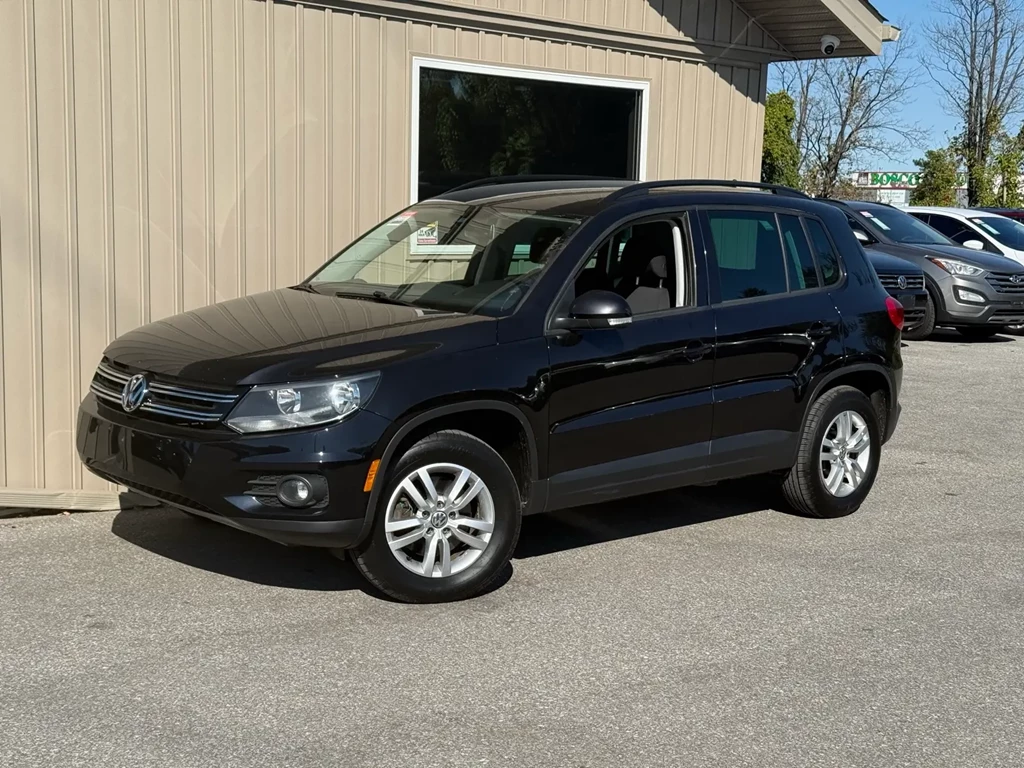 Used 2017 Volkswagen TIGUAN TRENDLINE 