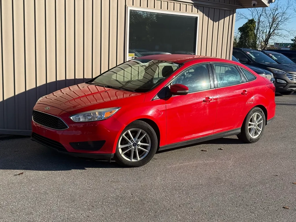 Used 2015 Ford FOCUS SE 
