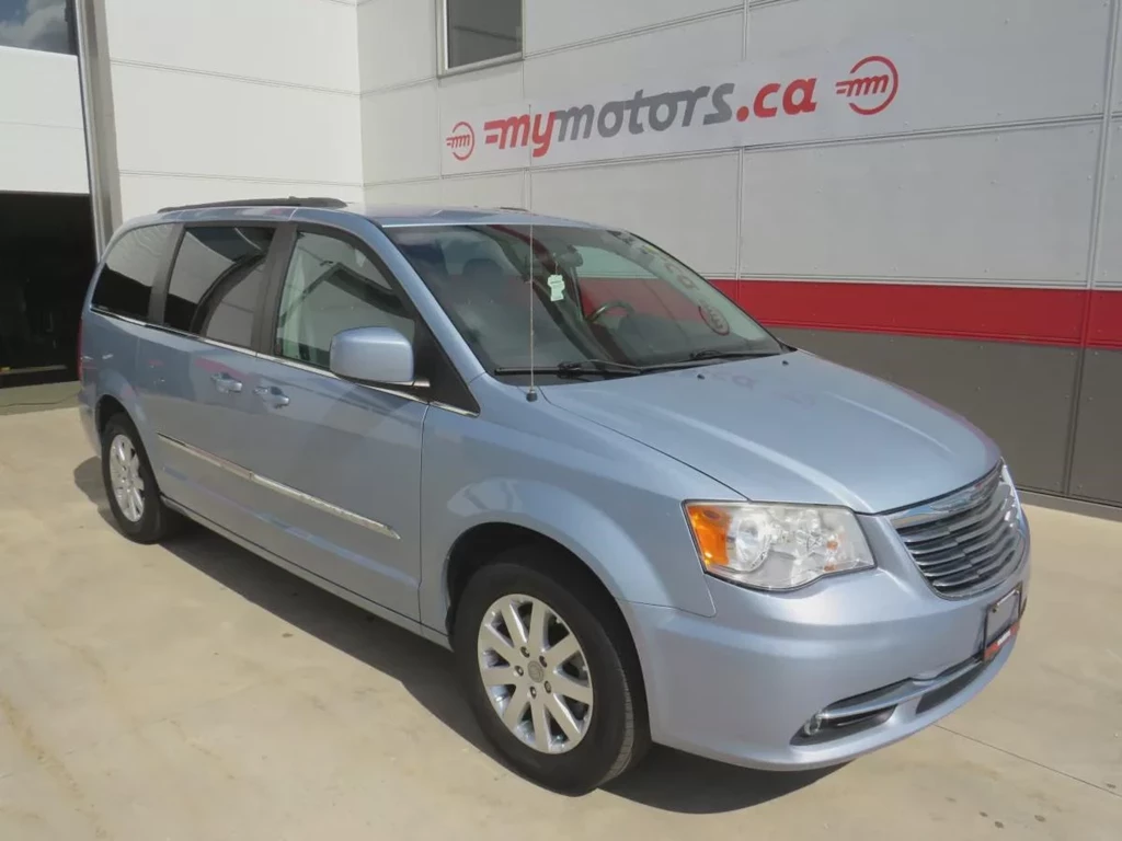 Used 2013 Chrysler TOWN & COUNTRY Touring (**CLEAN TITLE/NO ACCIDENTS!!**SAFETY/CERTIFIED!!**7 PASSENGER**STOW AND GO SEATING**ALLO...