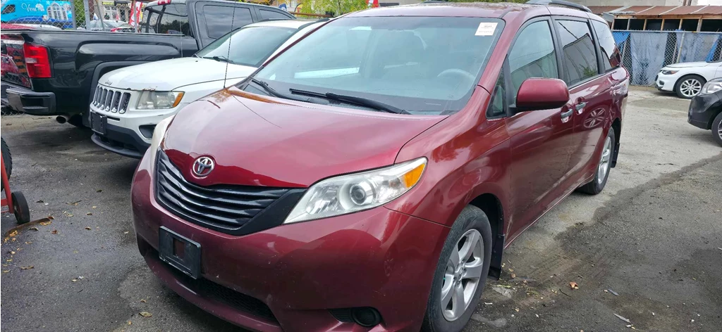 Used 2014 Toyota SIENNA F 