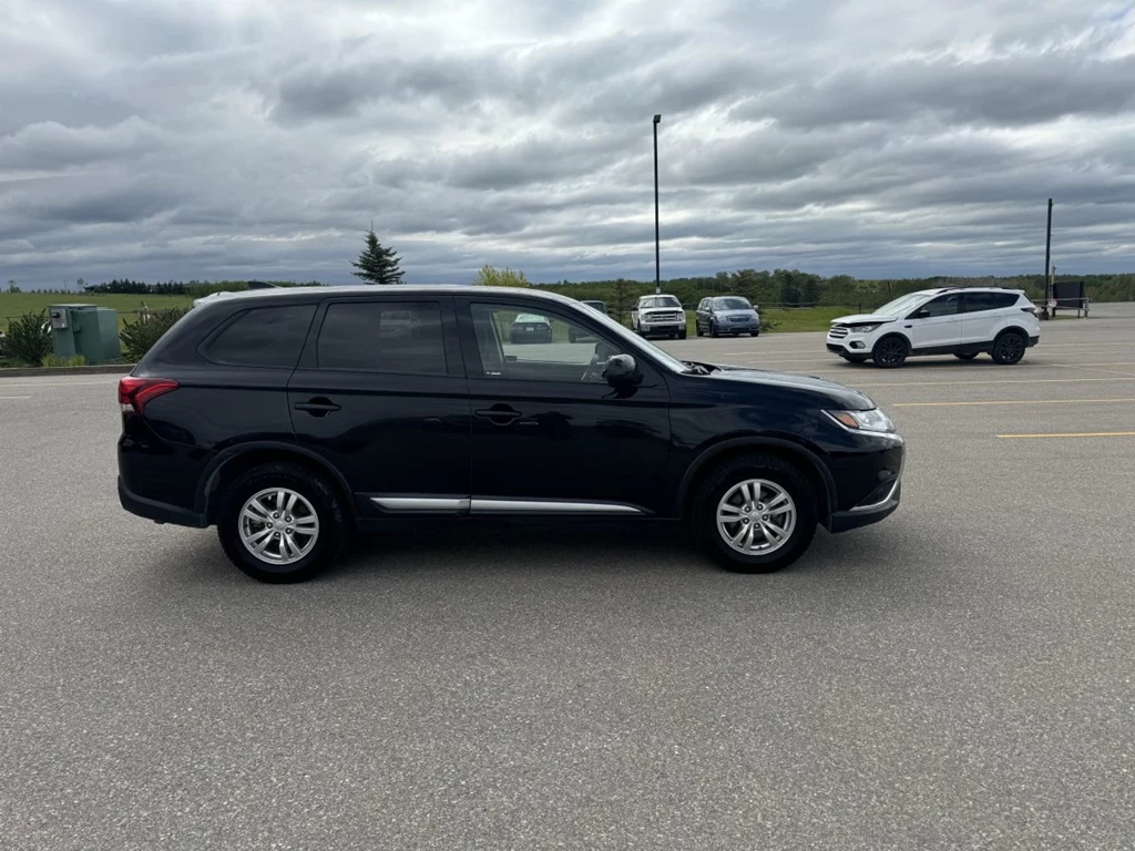 Used 2019 Mitsubishi OUTLANDER ES AWD 