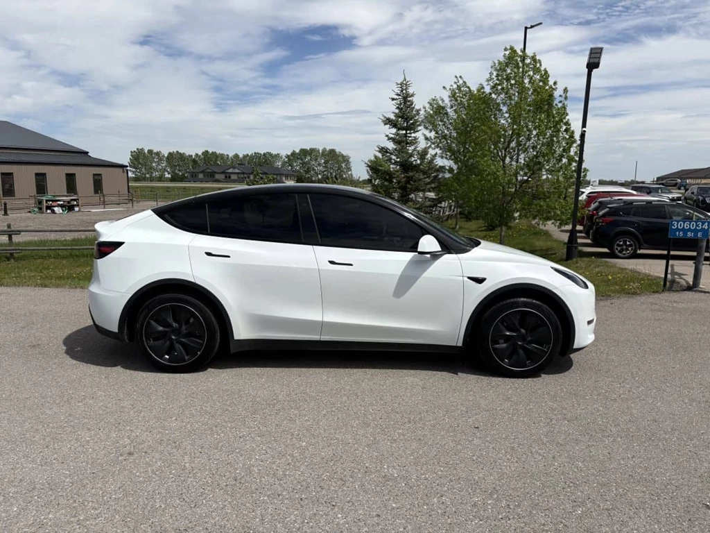 Used 2023 Tesla Y LONG RANGE AWD 