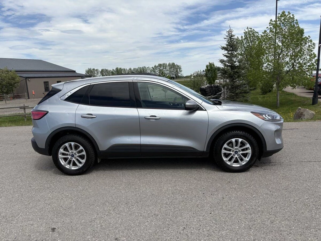 Used 2021 Ford ESCAPE SE AWD 