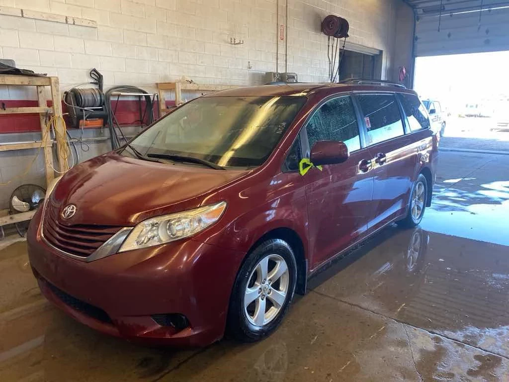 Used 2015 Toyota SIENNA LE