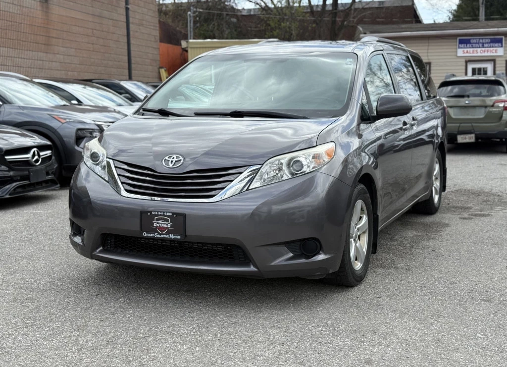 Used 2017 Toyota SIENNA 7-PASS FRONT-WHEEL DRIVE 