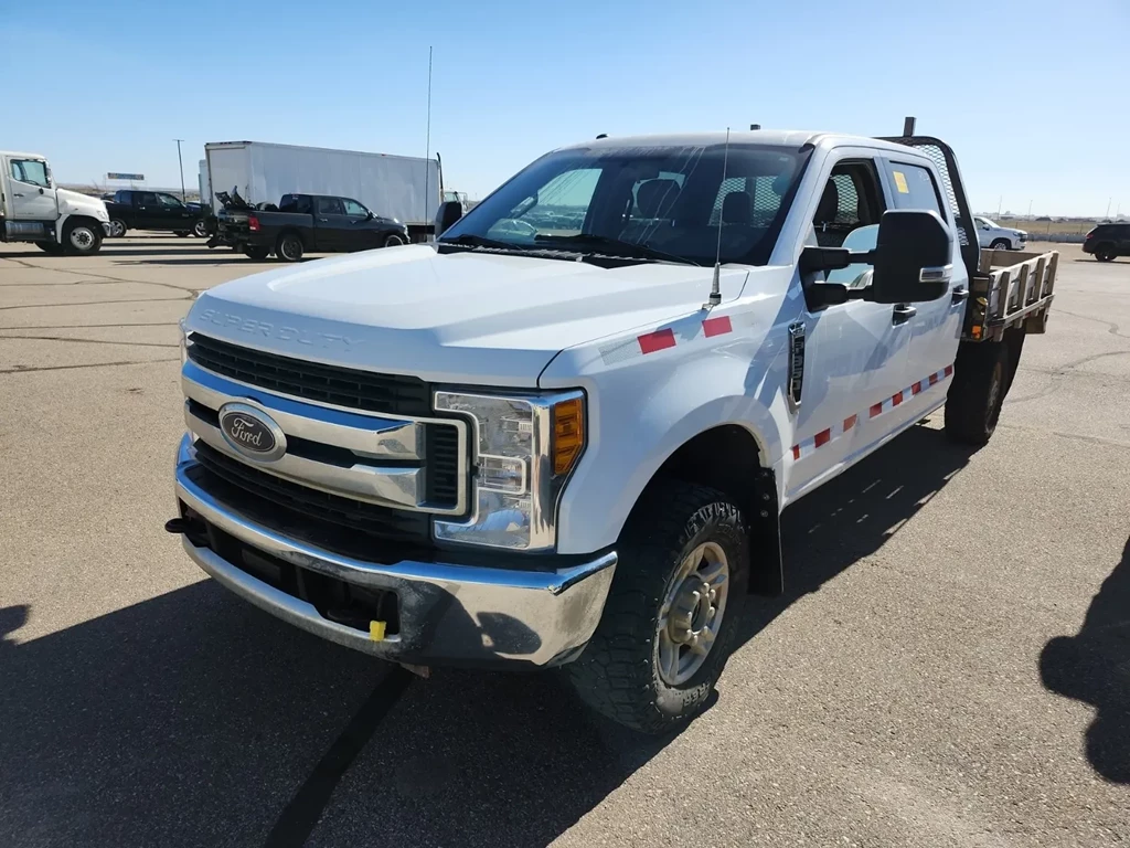 Used 2017 Ford SUPER DUTY F-350 SRW XLT CREW CAB FLATDECK 4X4 