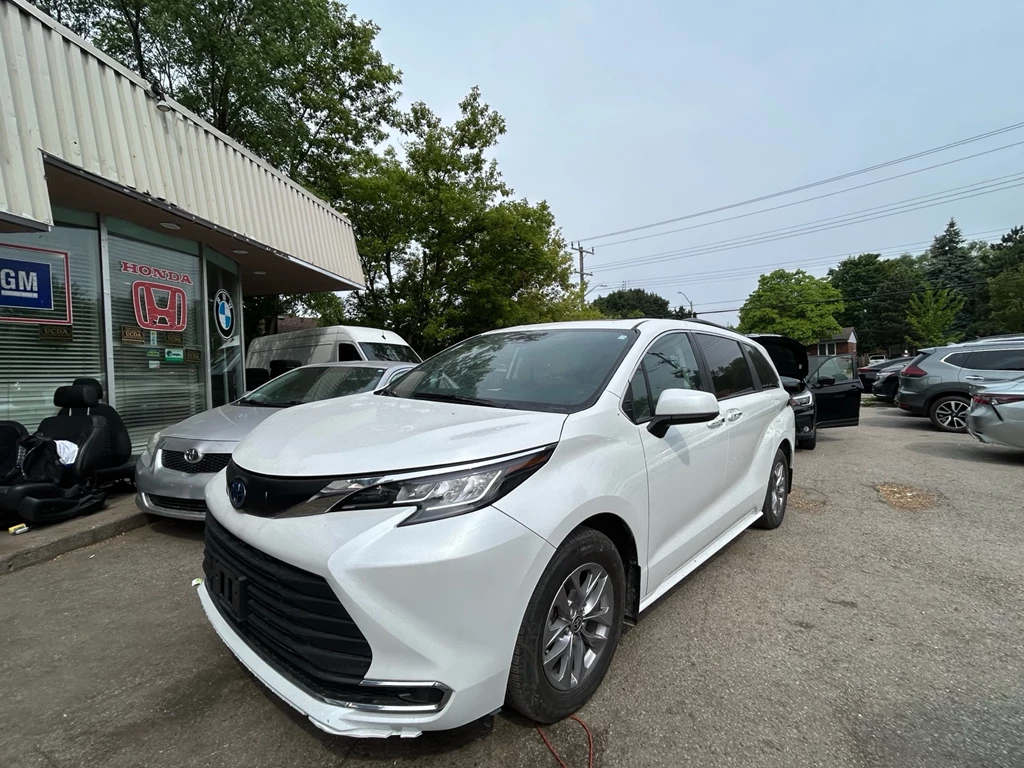 Used 2023 Toyota SIENNA 
