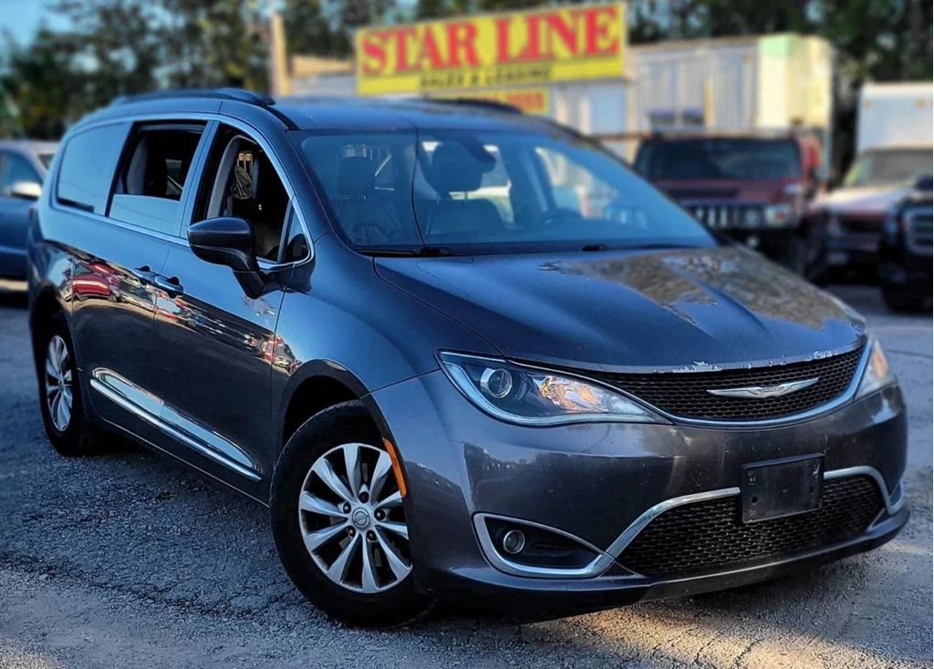 Used 2017 Chrysler PACIFICA Touring-L