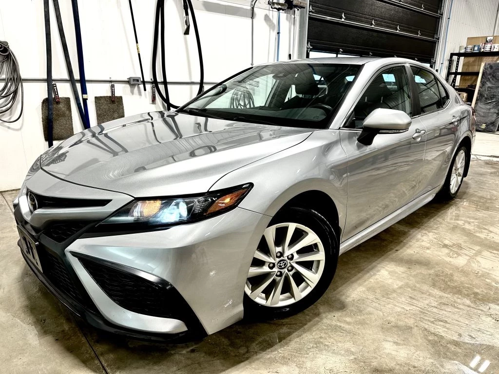 Used 2022 Toyota CAMRY SE 