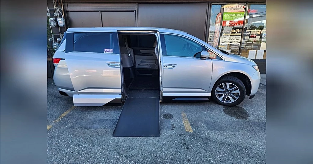 Used 2014 Honda ODYSSEY TOURING WHEELCHAIR VAN 5dr Touring Wheelchair Converted Van