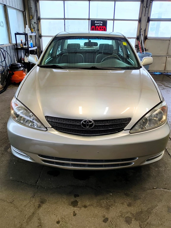 Used 2002 Toyota CAMRY LE 