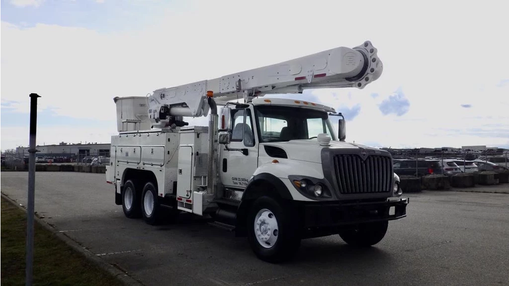 Used 2008 International 7500 Tandem Bucket Truck Diesel Air Brakes