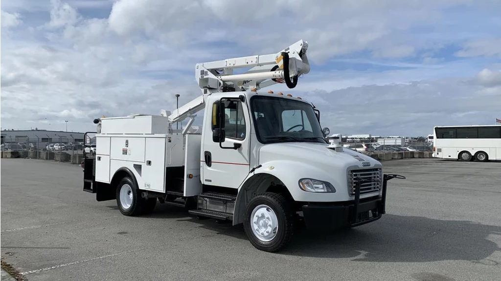 Used 2010 Freightliner M2106 Altec Bucket Truck Diesel With Air Brakes