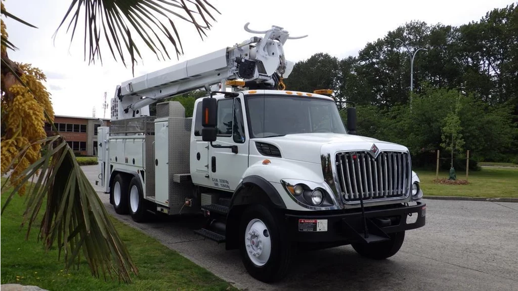 Used 2012 International 7400 Crane/Digger Tandem Axle Air Brake