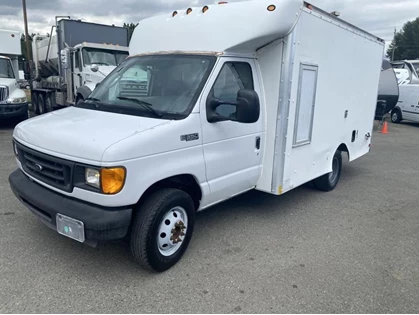 Used 2004 Ford ECONOLINE E-350 Super Duty 12 Foot Cube Van Mobile Office