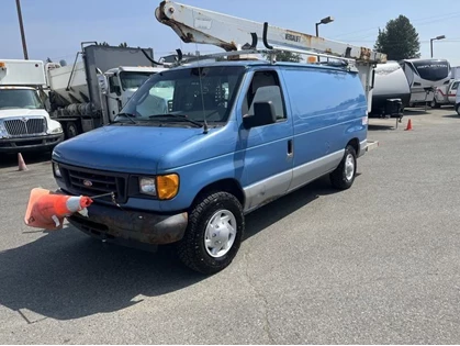 Used 2005 Ford ECONOLINE E-350 Super Duty Bucket Lift Cargo Van