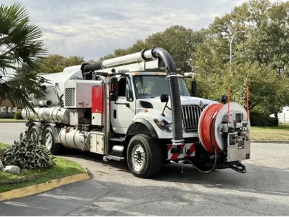 Used 2014 International 7500 Diesel 6x4 Vactor 2100 Series Vacuum Truck with John Deere APU