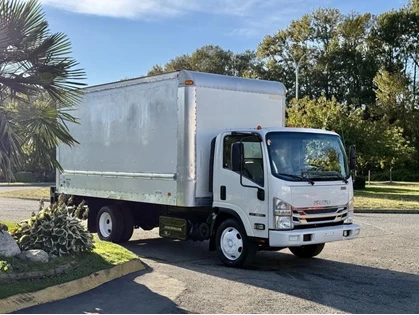 Used 2016 Isuzu NRR 16-Foot Cube Van with Power Tailgate - Diesel