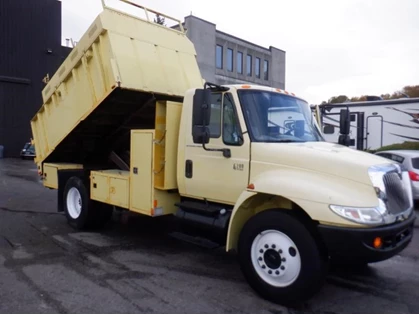 Used 2006 International 4200 Dumping Tree Chipper Landscaping Truck Diesel 3 Seater Air Brakes 13 foot Box