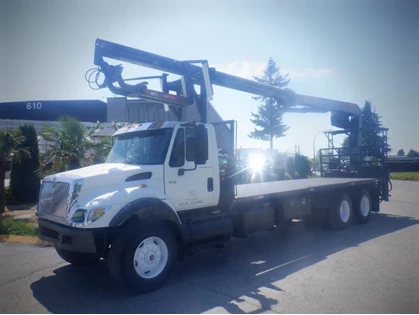 Used 2006 International 7500 Flat Deck 25 foot With Crane Air Brakes 3 Seater Diesel With Air Brakes