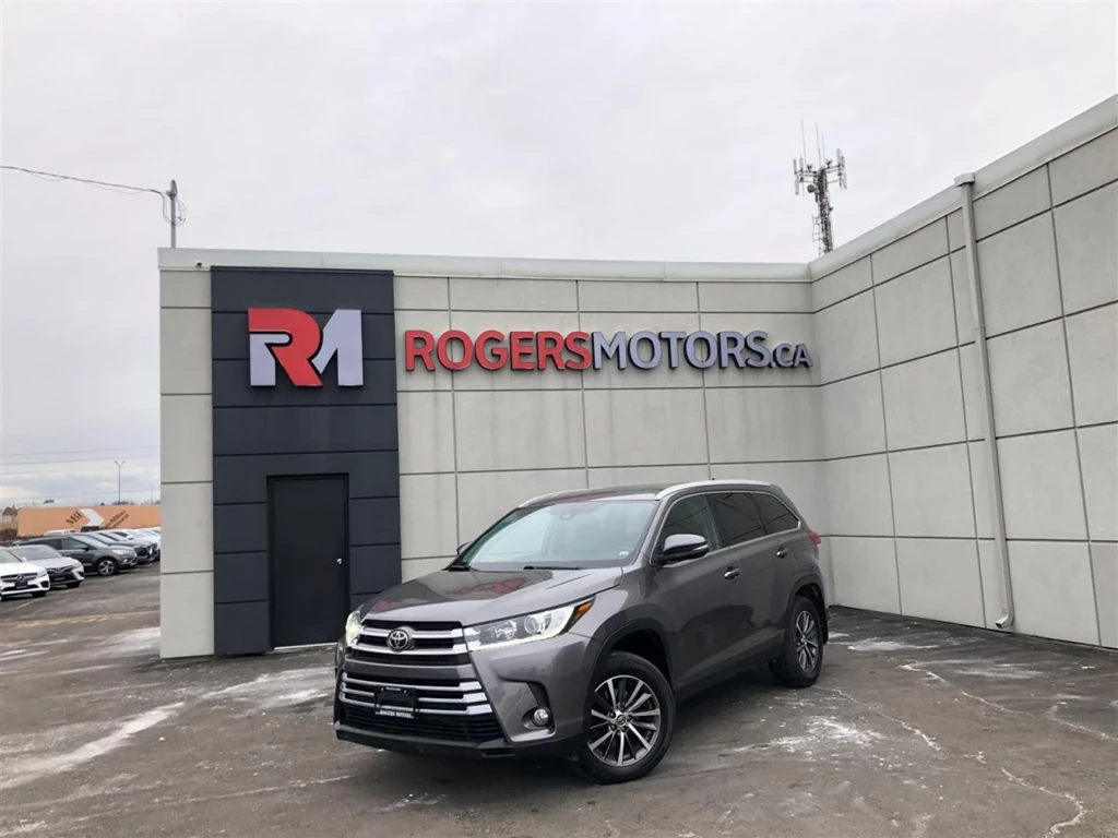Used 2019 Toyota HIGHLANDER XLE AWD - 8 PASS - NAVI - SUNROOF - LEATHER - TECH FEATURES