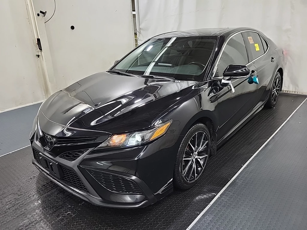 Used 2022 Toyota CAMRY SE 