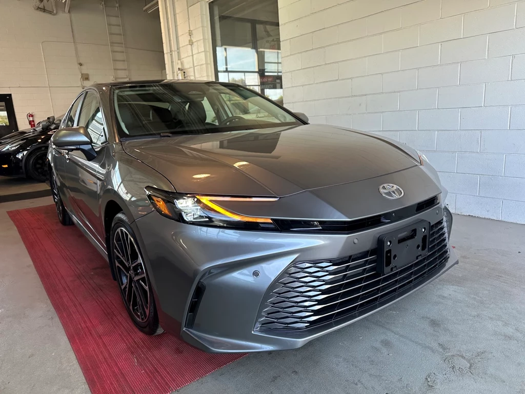 Used 2026 Toyota CAMRY XLE AWD HYBRID | LEATHER | SUNROOF | 360 C 