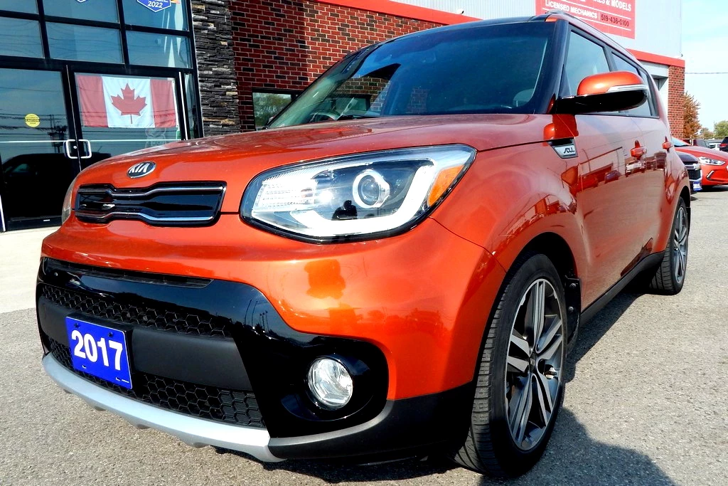 Used 2017 Kia SOUL PLUS W/ LEATHER AND SUNROOF, BLINDSPOT 