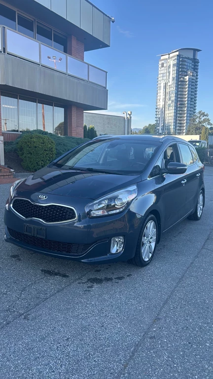 Used 2015 Kia RONDO FWD 