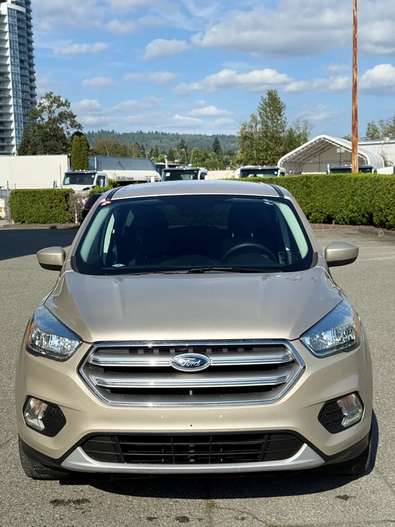 Used 2017 Ford ESCAPE FWD 