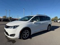 Used 2017 Chrysler PACIFICA 