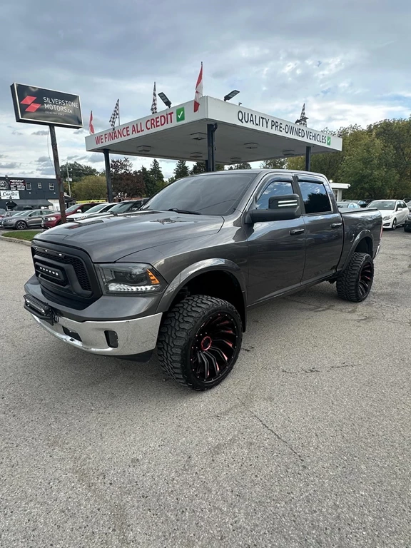 Used 2015 RAM IE CREW CAB 5.7 FT BOX 5.7 HEMI 