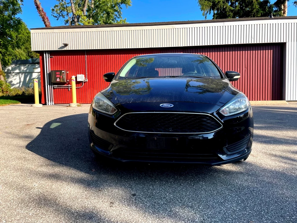 Used 2017 Ford FOCUS SE HATCH 