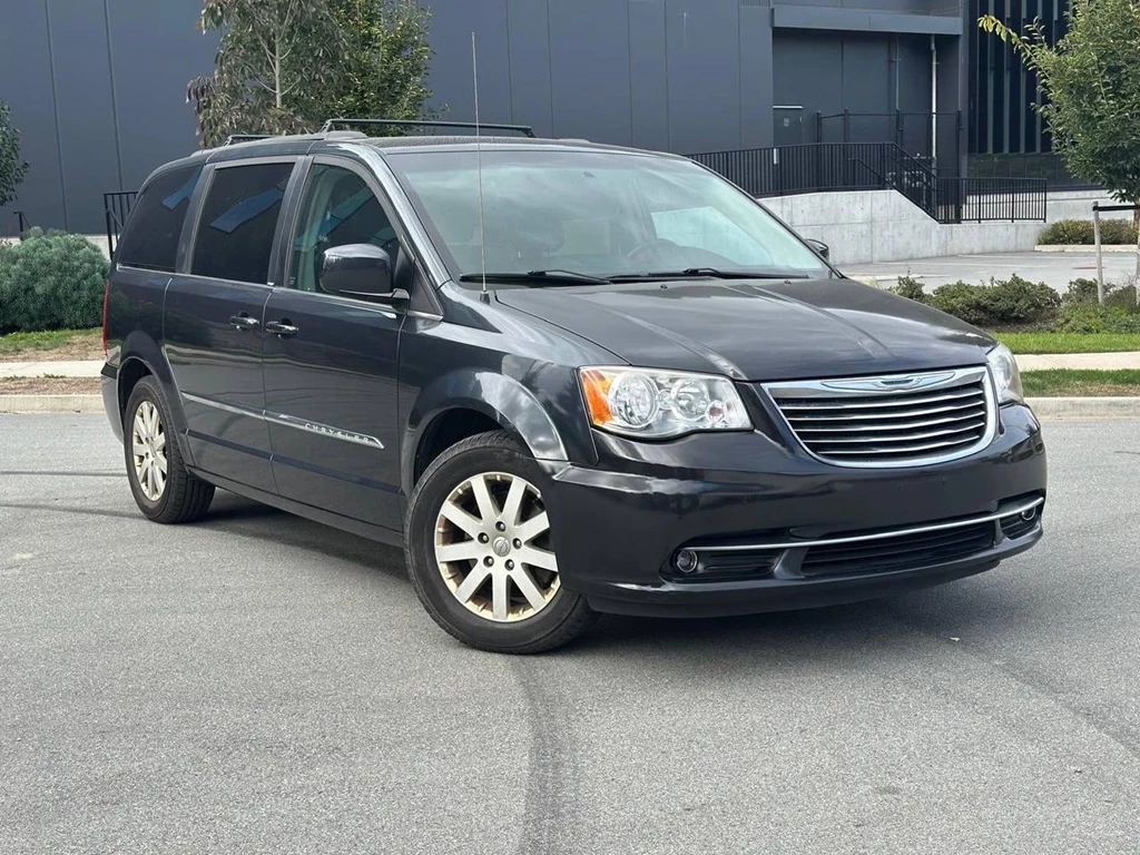 Used 2014 Chrysler TOWN & COUNTRY F... 4DR WGN TOURING 