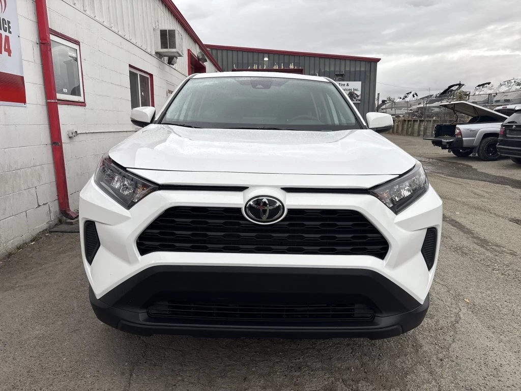 Used 2025 Toyota RAV4 LE | AWD | LOW MILEAGE | AUTOMATIC | WHITE 