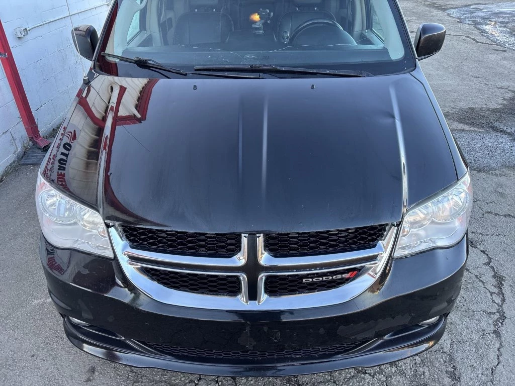 Used 2017 Dodge GRAND CARAVAN SE PLUS | BRILLIANT BLACK CRYSTAL 