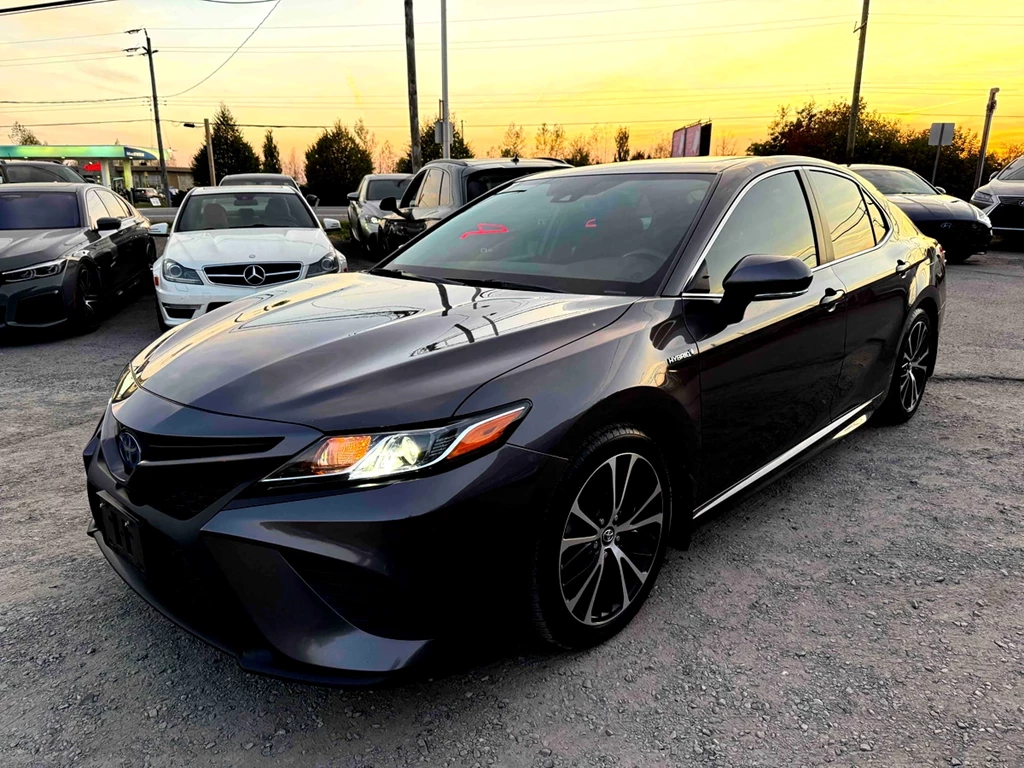 Used 2020 Toyota CAMRY HYBRID SE AUTO 