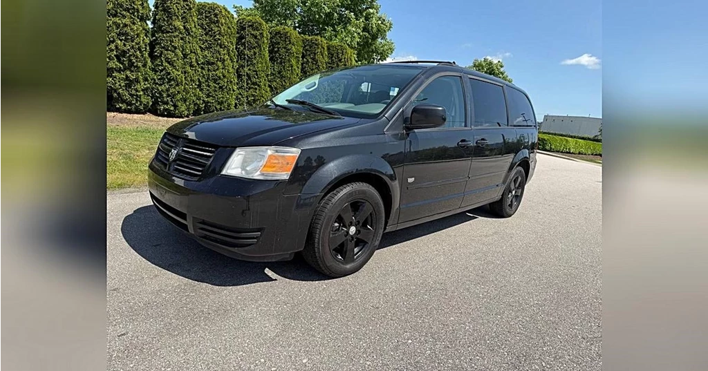 Used 2009 Dodge GRAND CARAVAN SE STOW AND GO AUTO A/C DVD LOCAL BC SE